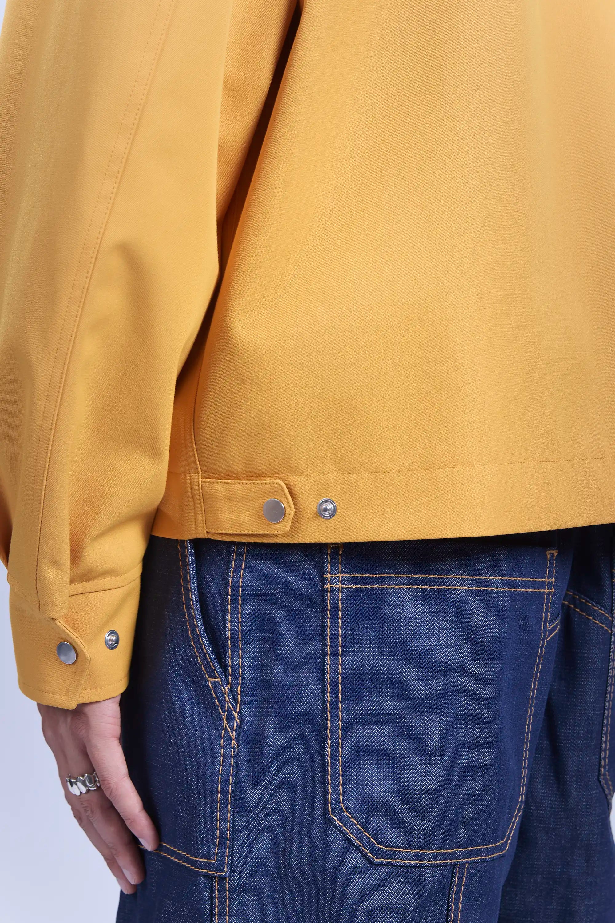 Adjustment straps on the hem