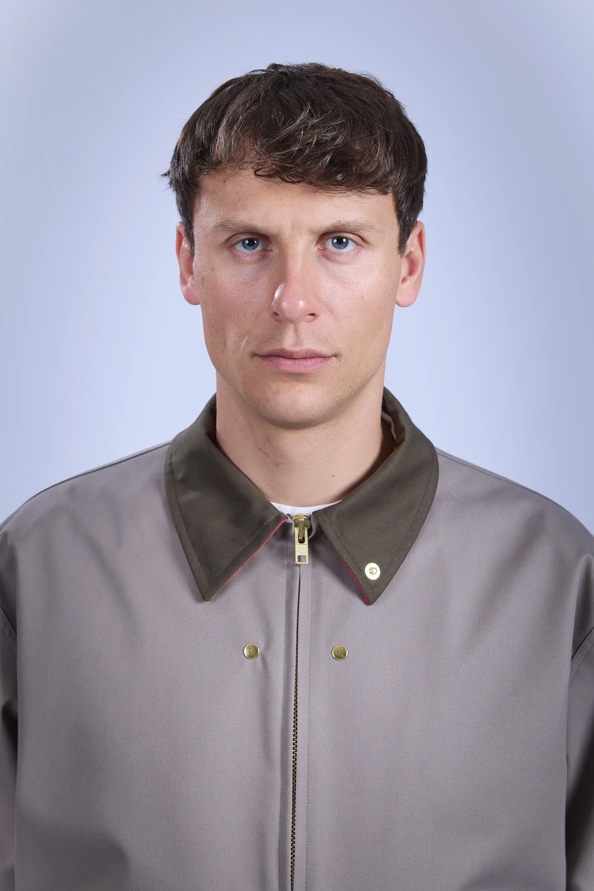Detail view collar down