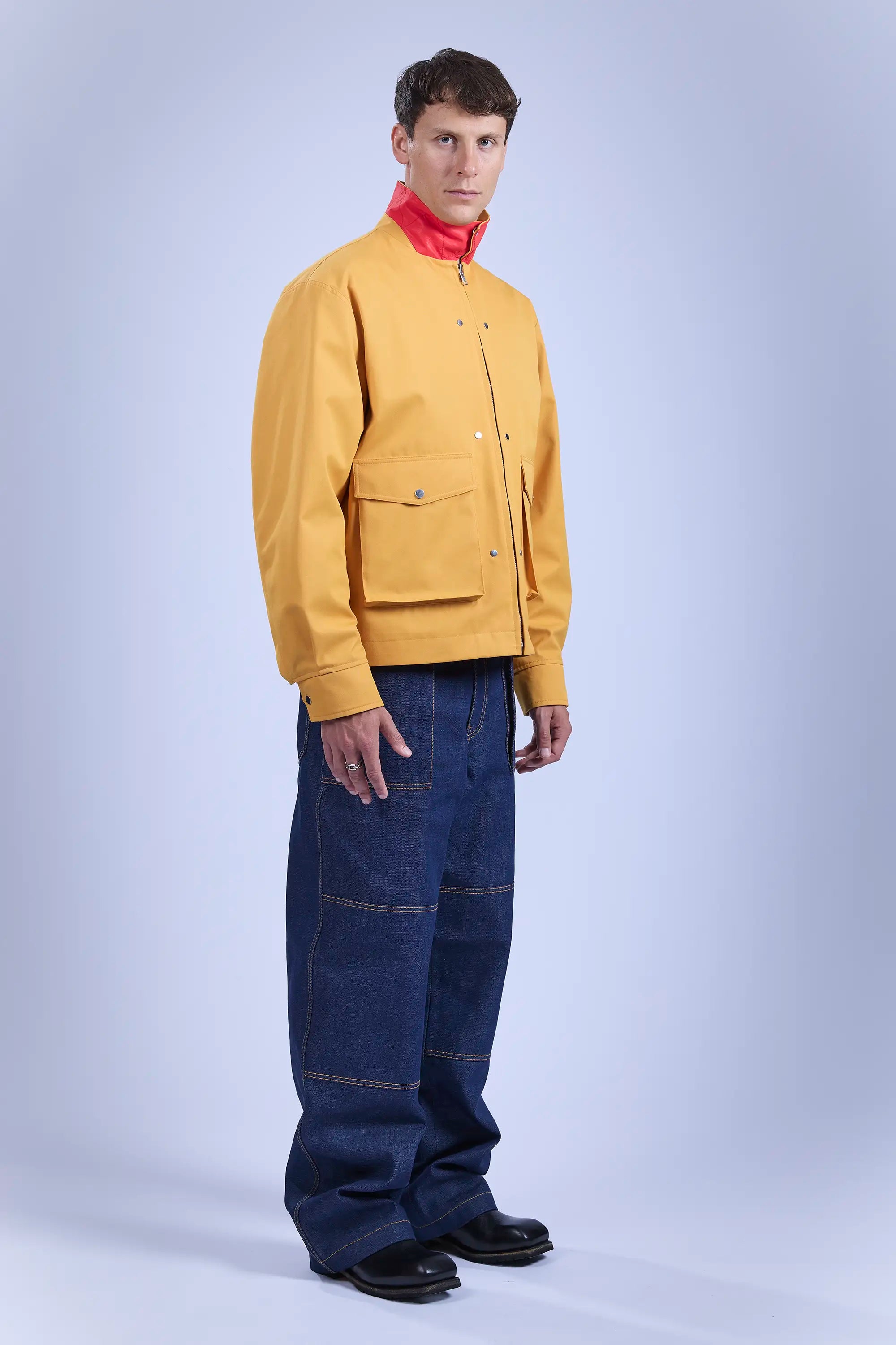 Full body view front right