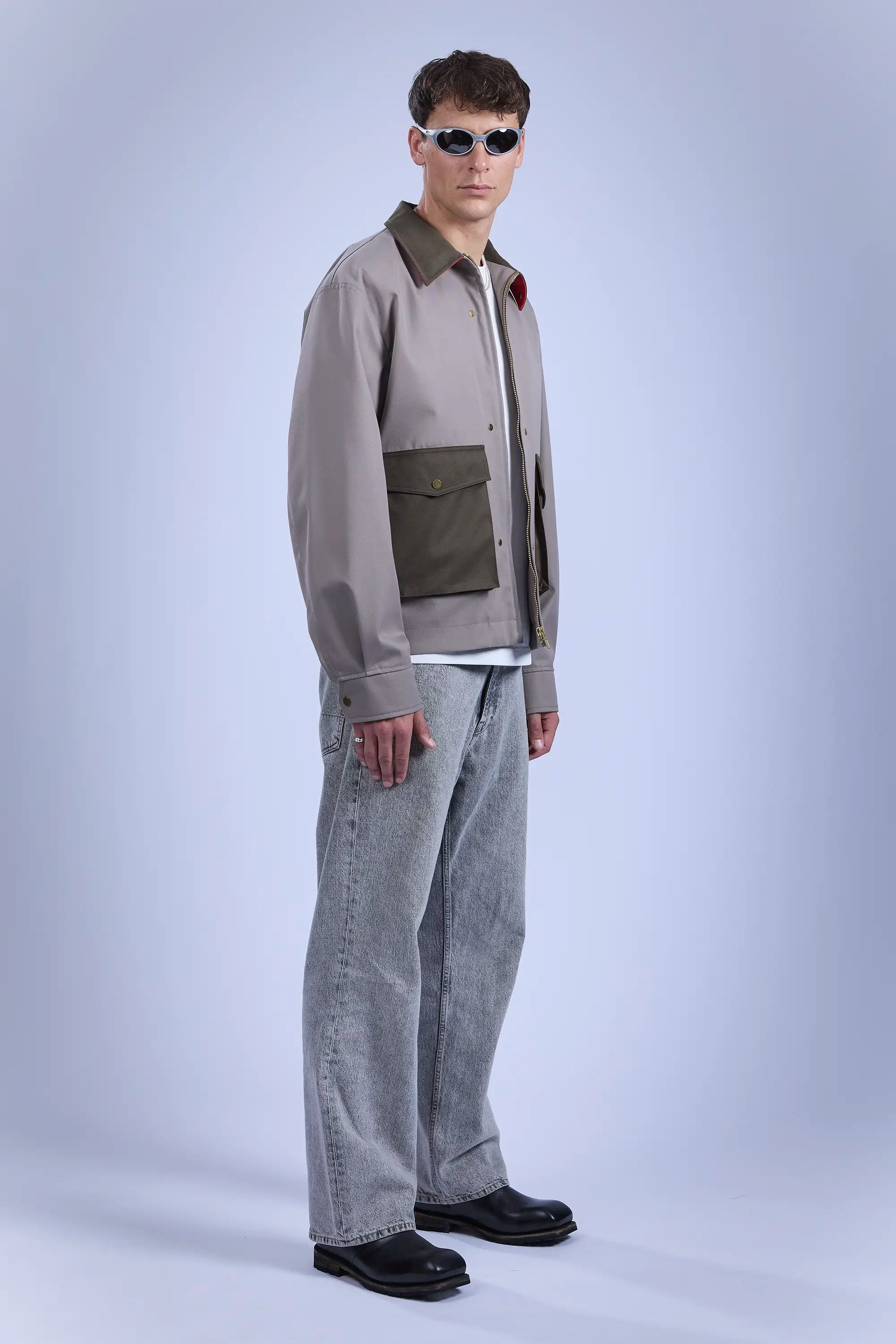 Full body side view right