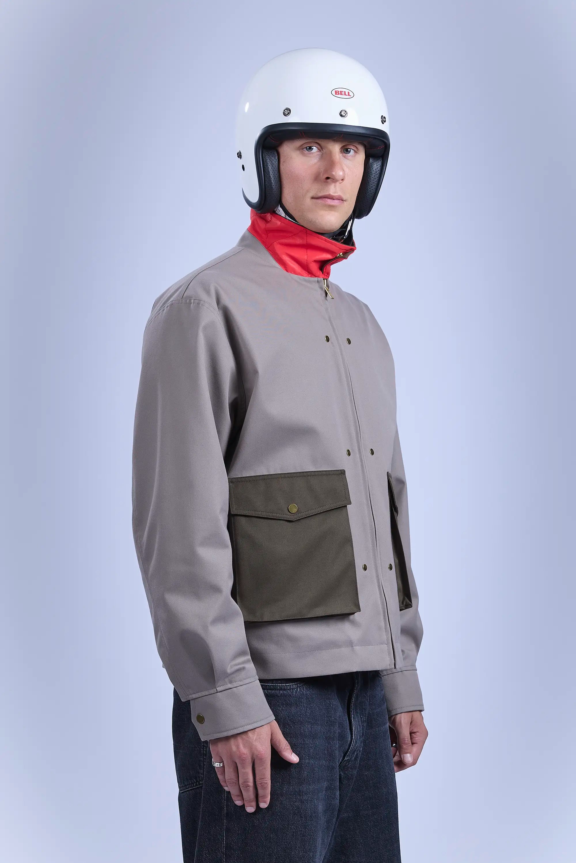 Upper body front side view with [reflectFLARE]™ collar up