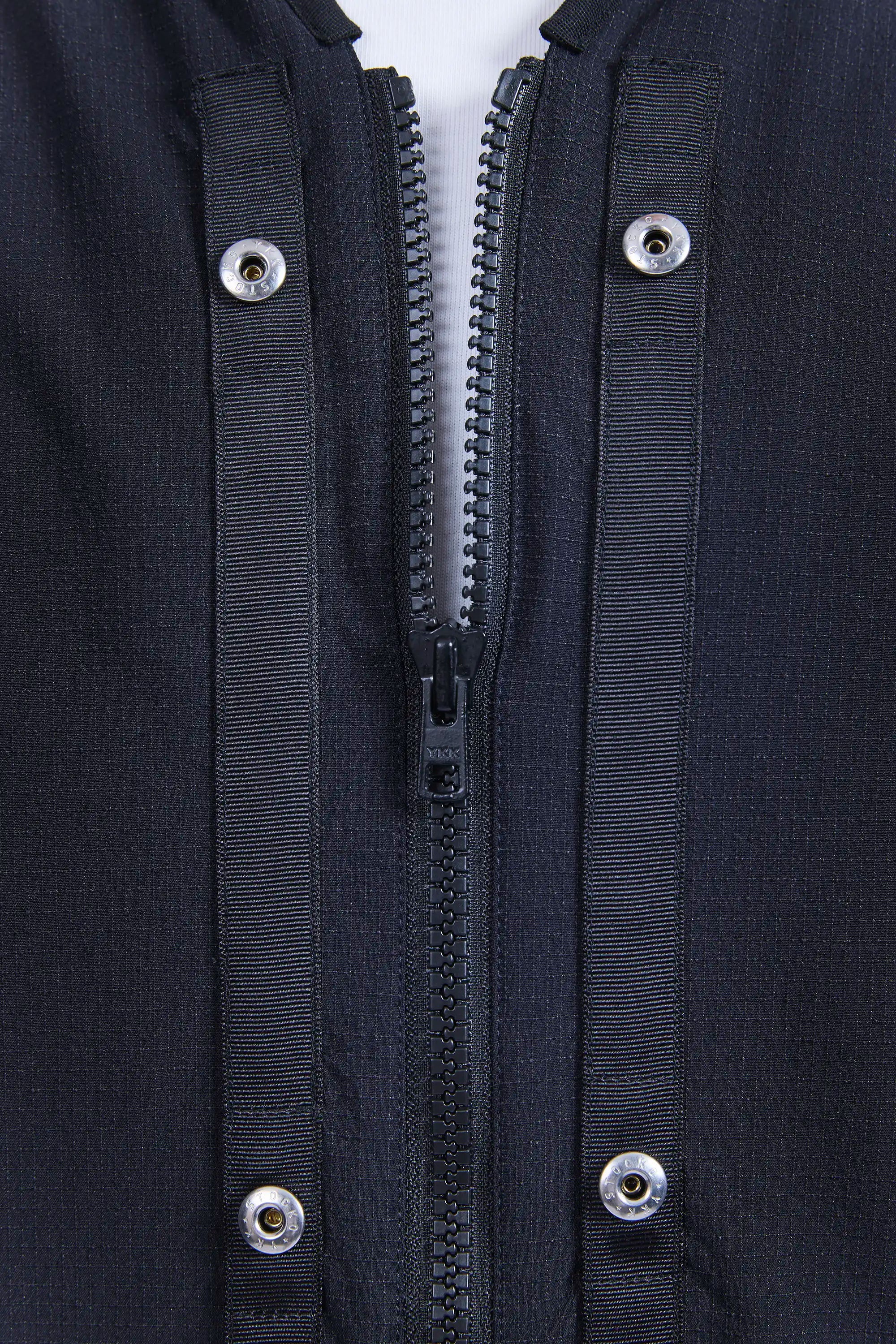Detail view YKK size 8 vislon zipper