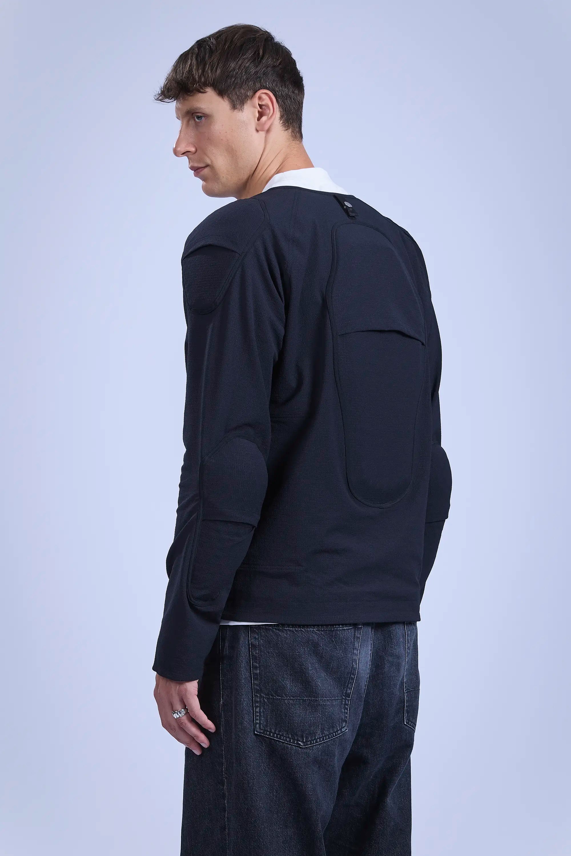 Upper body back view left