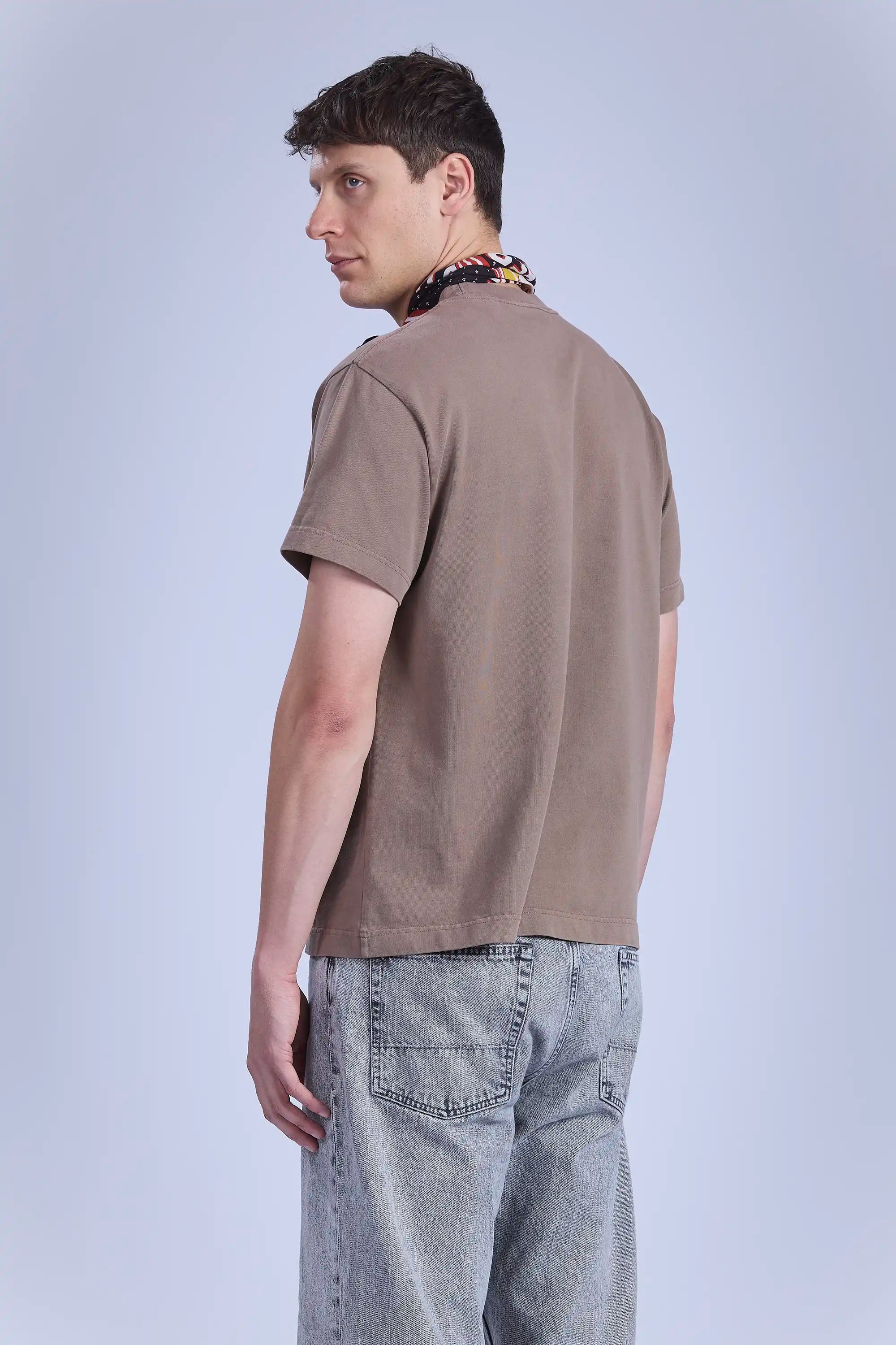 Upper body view back left