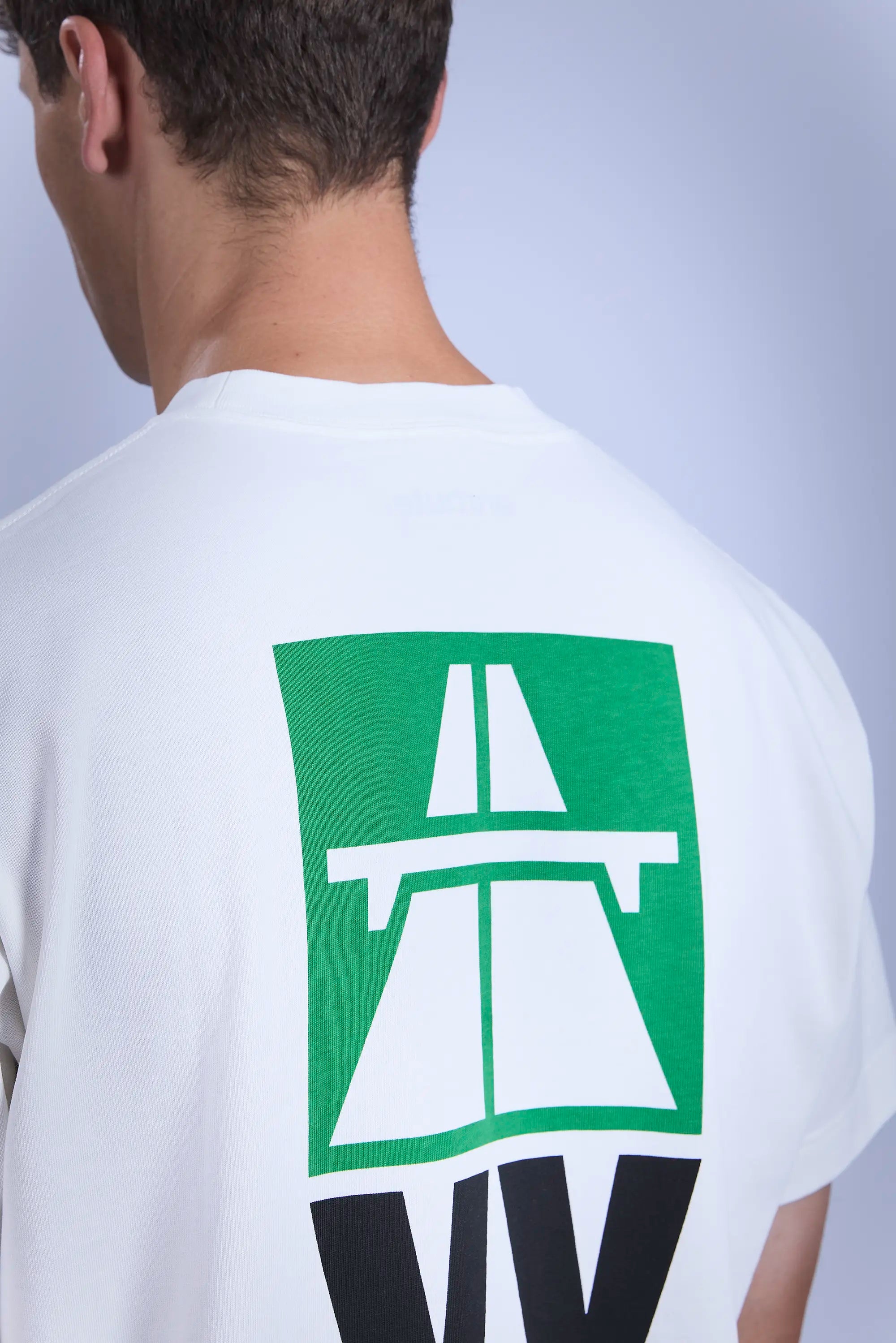 Detail view Autobahn print on the back